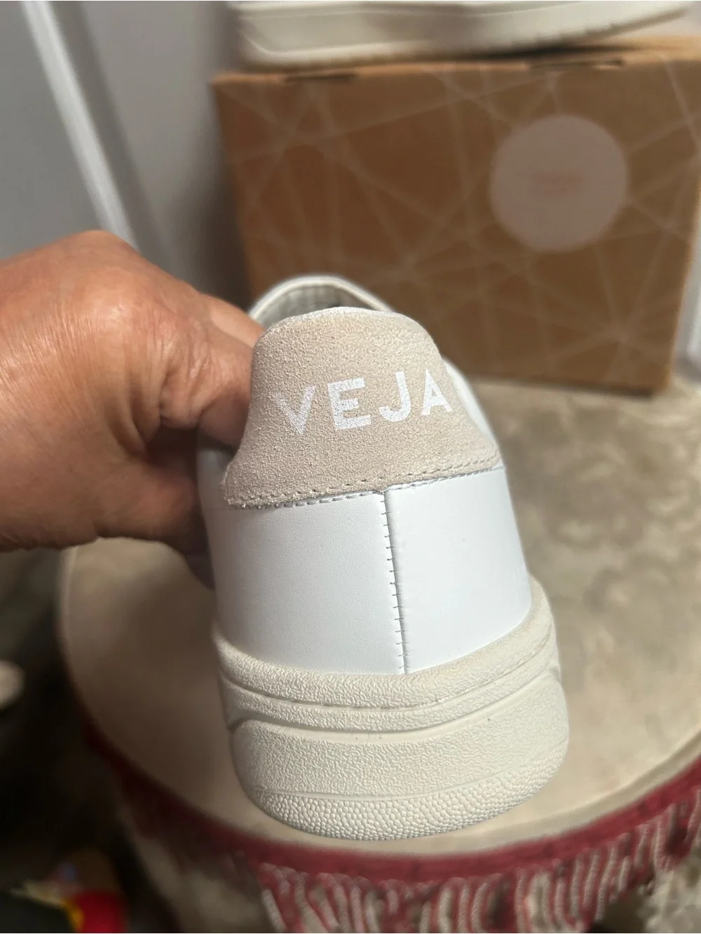 Veja clean white